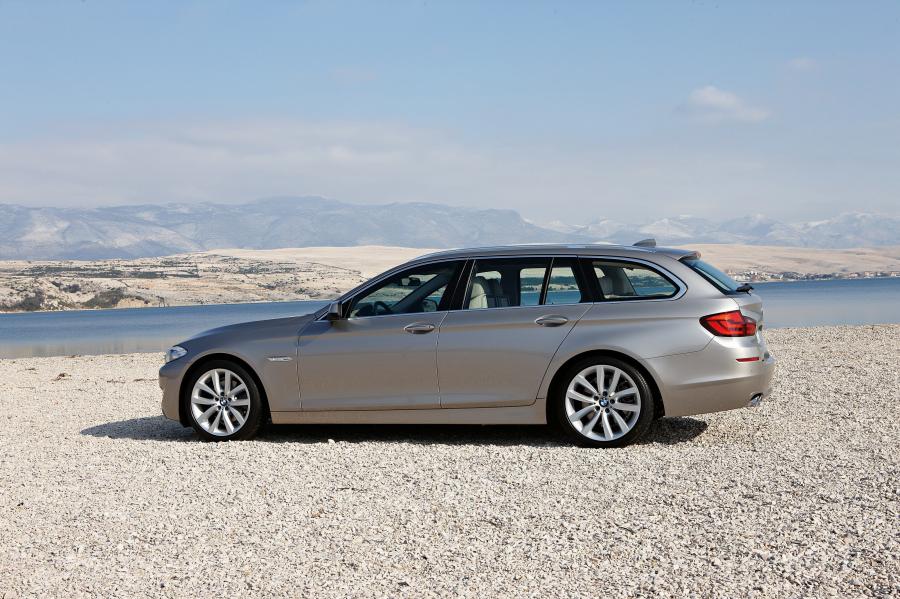  BMW 5-Series Touring 2011 года  (фото 27 из 59)